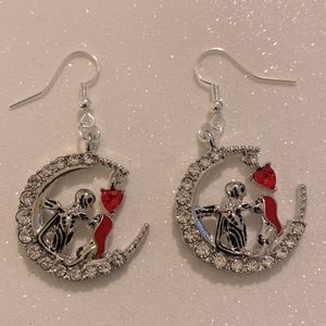 Nightmare before Christmas ss earrings with white and red crystals